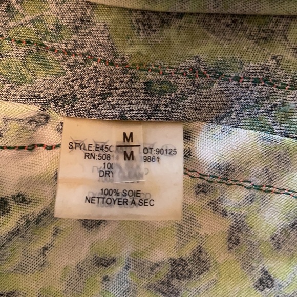 Elle Tahari Silk Snakeskin Print Top Size Medium - Picture 5 of 8